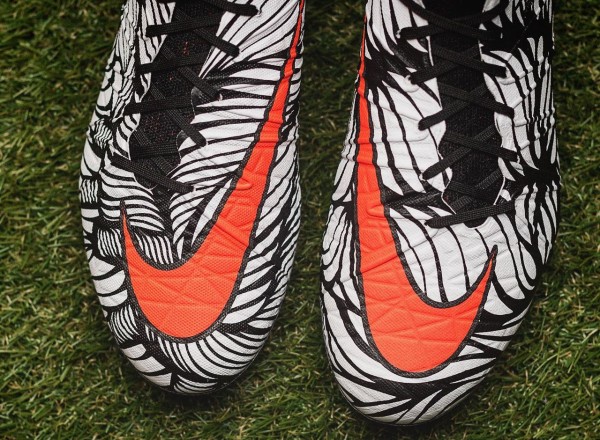 Nike HYPERVENOM PHANTOM ハイパーヴェノム ネイマール仕様
