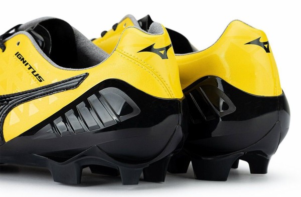 ミズノ 復刻版「THEウェーブイグニタスジャパン」正式公開 : Kohei's