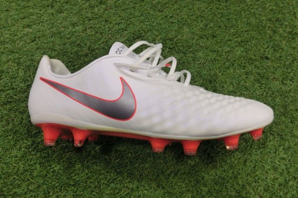 NIKE - ナイキ マジスタオブラ  FG 26センチ スパイク ナイキ マジスタオブラ FG 全カラーリング まとめ : Kohei's