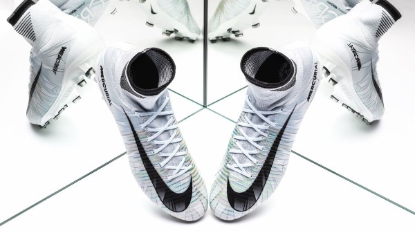 新色】 マーキュリアルスーパーフライV CR7 FG チャプター5