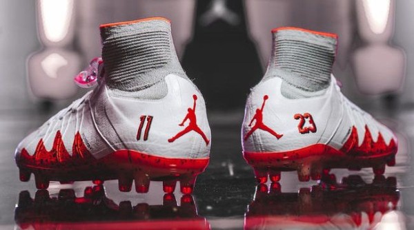 ネイマールxジョーダン コラボ】 ナイキ ハイパーヴェノム2 NJR