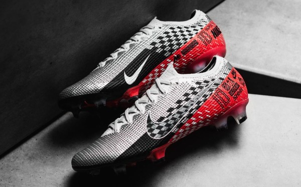 ネイマール着用 マーキュリアルヴェイパー13 Speed Freak Pack