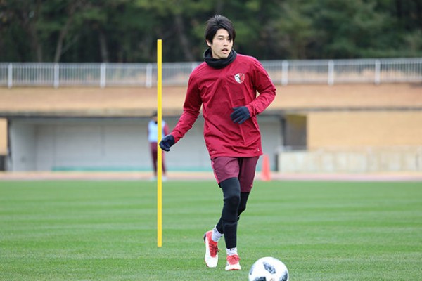 内田篤人が鹿島に復帰！着用スパイクはアディダス プレデター