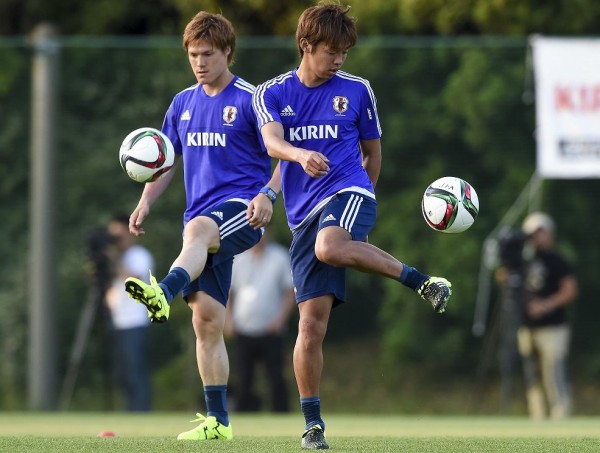 adidas | 酒井高徳選手 サイン入り サッカーシューズ 神戸DF酒井高徳が明かした日本代表MF佐藤龍之介対策「選択肢を