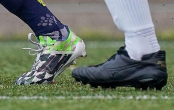 ユニークなF50アディゼロ4を着用するプロサッカー選手が登場 : Kohei's
