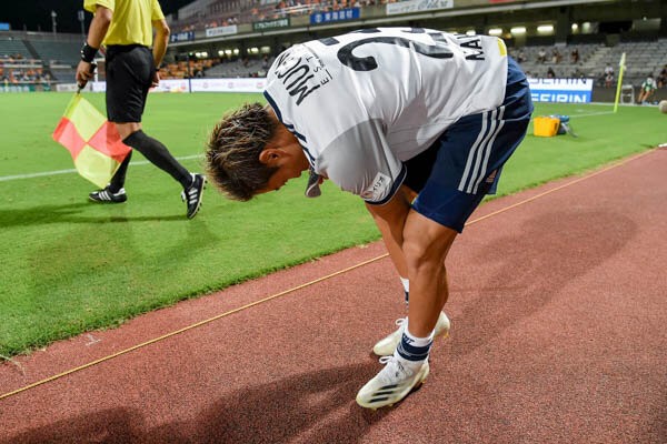 横浜FマリノスFW仲川輝人がアディダススパイク「エックス