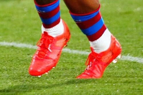 バルセロナMFメンフィス・デパイの着用スパイクは？4つのメーカーの