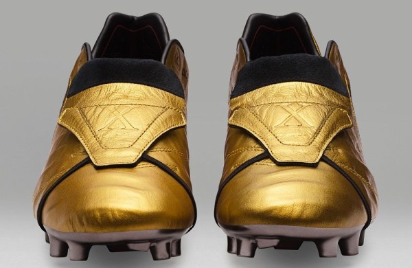 トッティ】 ティエンポレジェンド6 FG Totti X Roma 2500足限定