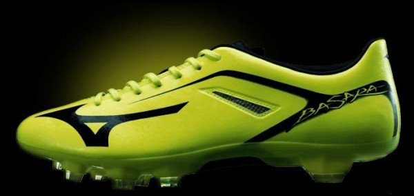 新品　激レア　廃盤品　ミズノ　バサラ001 TC ミズノ バサラ 001 正式公開 : Kohei's BLOG サッカースパイク