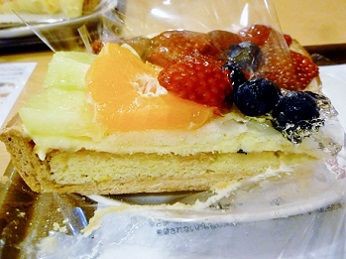 フルーツケーキファクトリー総本店 B Blog