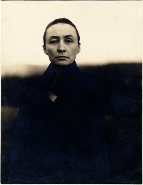 Georgia O'Keeffe: A Portrait | Alfred Stieglitz | nostos
