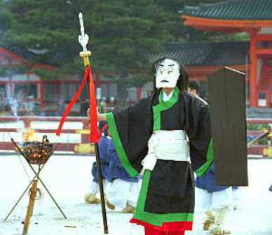 悪い鬼(おに)を祓い(はらい)疫病(えきびょう)を封(ふう)じる節分(せつ