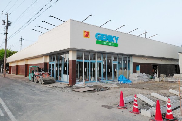 完成が見えてきたゲンキー田県店。5月14日オープン予定（小牧市田県町