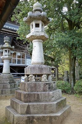 天邪鬼の石仏 : 彫物名鑑 小松堂