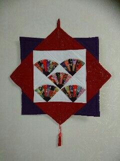 扇のミニタペストリー : アップルのパッチワーク進行中！