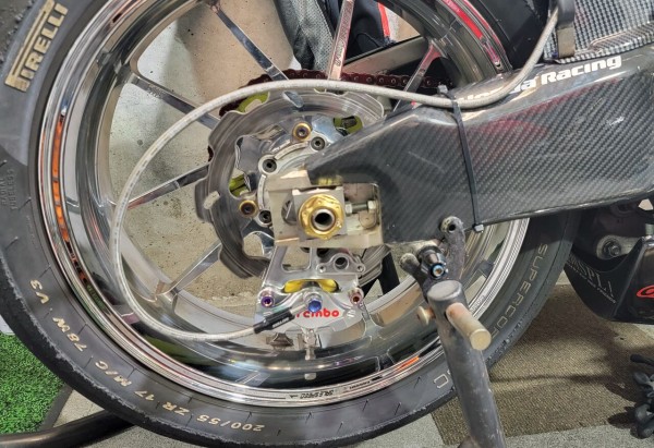 cbr1000rr sc57 ブレーキキャリパー CBR1000RR 純正リアキャリパー サポート SC57 07年 caliper