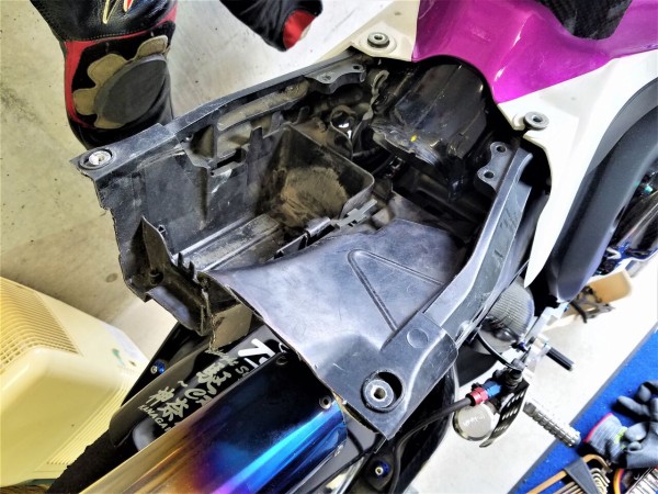 CBR1000RR SC57にSC59シートカウル移植 まとめ : 磯子岸壁夜遊び