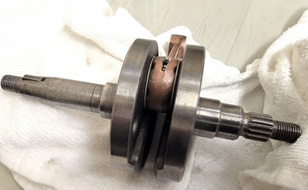 寄せ集めパーツで NSR80エンジン作成 ① CRM80クランクケース準備