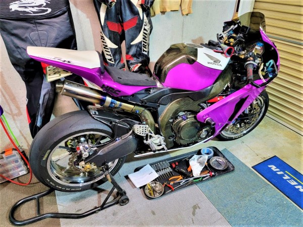 CBR1000RR SC57前期 速度補正 スピードヒーラー取付 : 磯子岸壁夜遊び