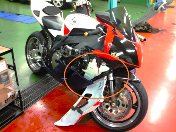 CBR1000RR SC57 後期外装 取付 簡単説明 : 磯子岸壁夜遊び倶楽部#45