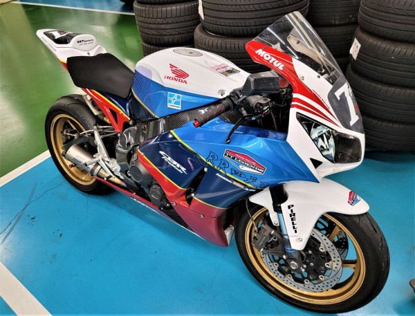CBR1000RR SC59 レプソルカラー アッパーカウル