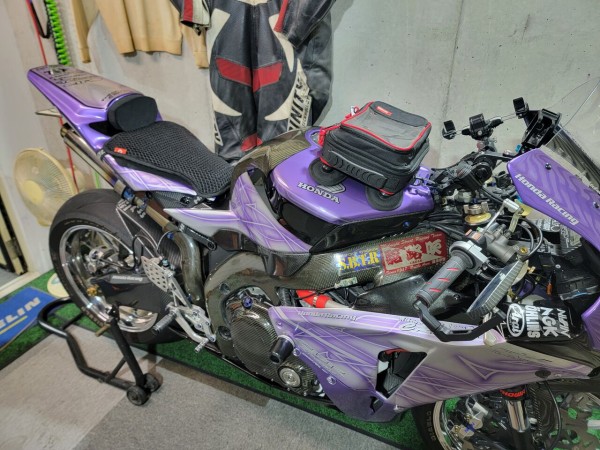 CBR1000RR SC57 ツーキング快適装備 タンクバッグとか : 磯子