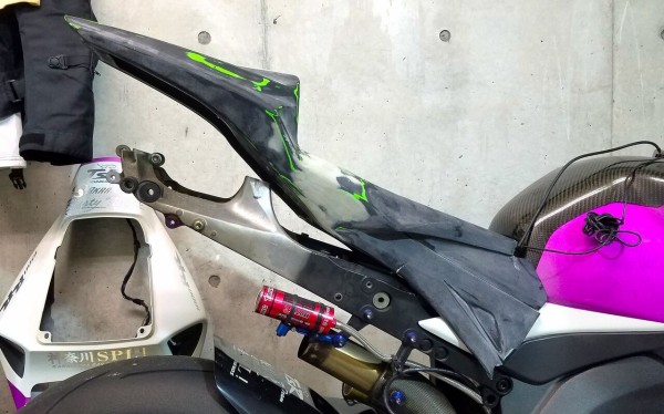 CBR1000RR SC57にSC59シートカウル移植 まとめ : 磯子岸壁夜遊び