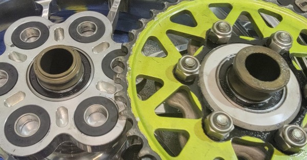 CBR1000RR ゲイルスピード ベアリング交換 リア : 磯子岸壁夜遊び倶楽部#45