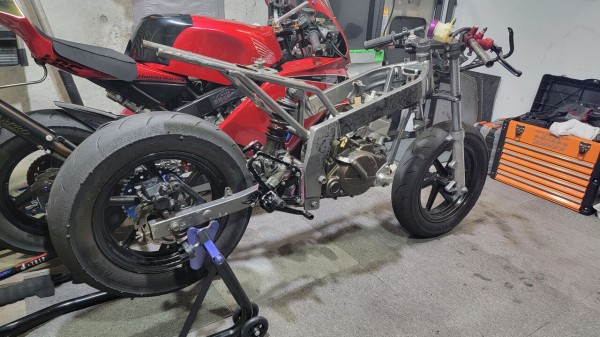 バラバラでやってくるNSR50 レストア？ 組立 完成 : 磯子岸壁夜遊び