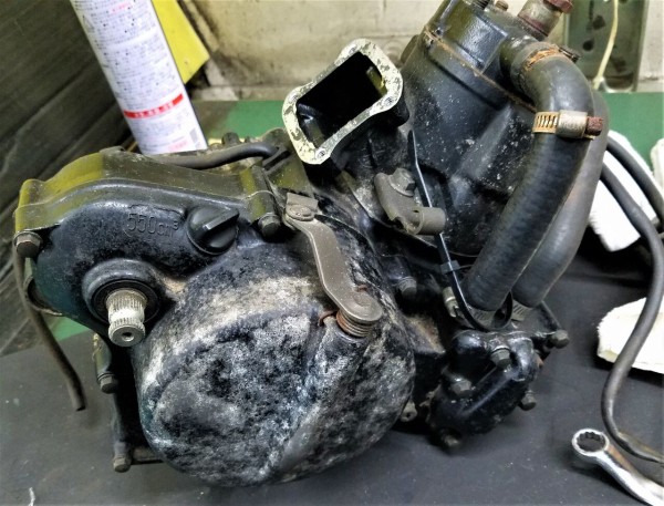 考えれば40年ほど前のエンジン : 磯子岸壁夜遊び倶楽部#45