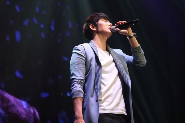 2013 LEE JOON GI LET'S GO! BIRTHDAY PARTY」DVD発売 : ウリ イ