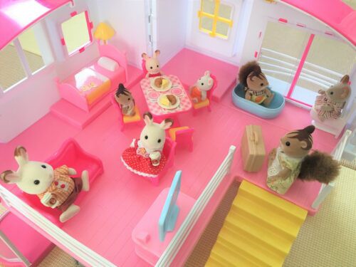 シルバニアファミリーがキティちゃんのおうちにお邪魔しました 働く母の徒然なるままに