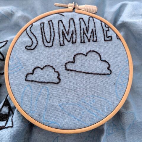 夏の雲の刺繍の作り方 ぬいぐるみうさぎの刺繍の作り方紹介