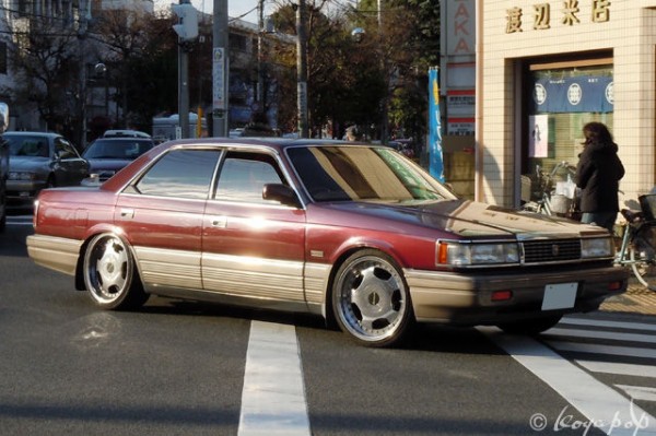 マドルチェ Mazda Luce 1986- サッコプレートを採用した5代目のマツダ