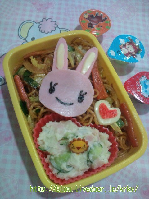 うさぎちゃんと 焼きそば ポテサラ弁当 幼稚園弁当no 114 うちのご飯 手作りおやつ キャラ弁も