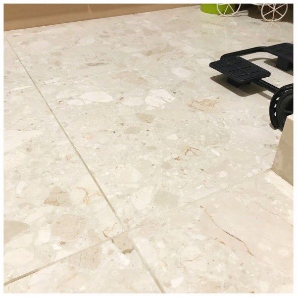 玄関タイルの目地汚れ メラミンスポンジが 花暮し Hanagurashi