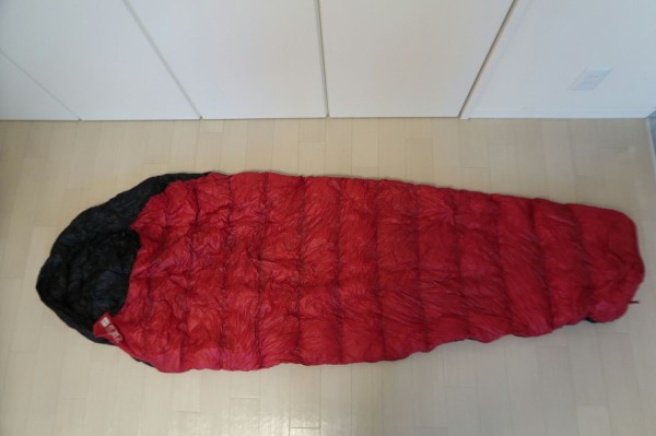 愛用の夏用シュラフ：ISUKA(イスカ) Air 180X : 絶対にマネをしては