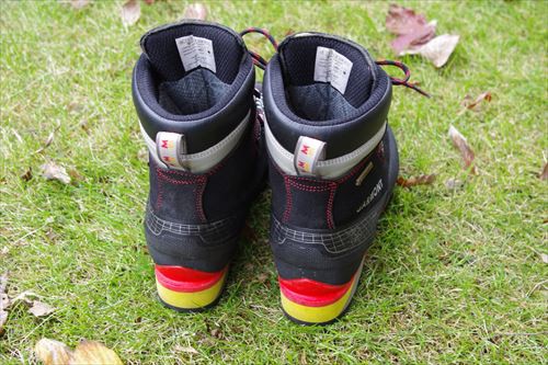 山道具 GARMONT ガルモント PINNACLE GTX ピナクルGTX in早秋の高尾山