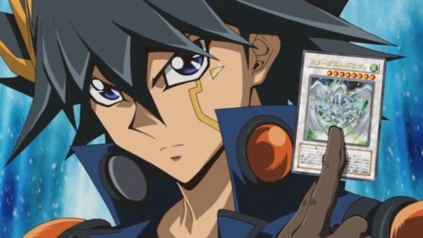遊戯王クイズ 集いし星が 絆を繋ぎ 祈りと共に未来へ翔ける 光射す道となれ この召喚口上のカードは 遊戯とヴァンガード