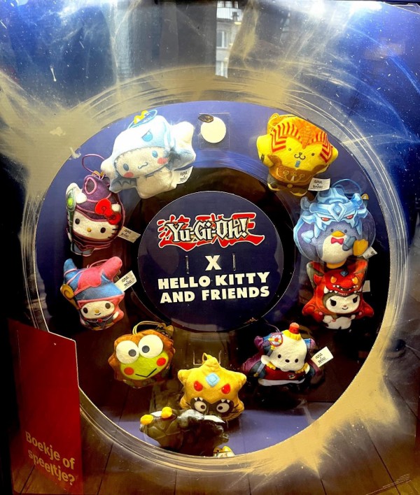 サンリオ シナモロール 青眼 遊戯王 マクドナルド コラボ 限定品