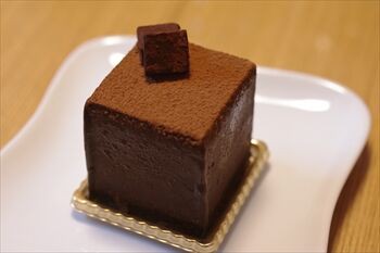 横浜馬車道にある生チョコ発祥のお店で買って帰った絶品チョコレートケーキ 横浜ブログ