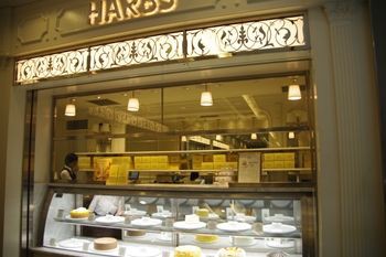 横浜みなとみらいにあるおいしいミルクレープがいただけるケーキショップ Harbs ハーブス 横浜ブログ