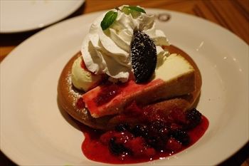 新横浜にオープンしたハワイアンカフェでいただくパンケーキ 横浜ブログ