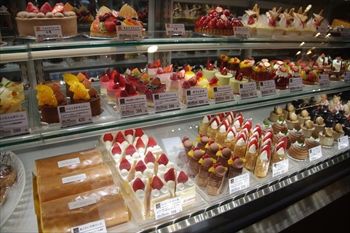 横浜日吉にあるオシャレなケーキショップで買ったおいしいシュークリーム 横浜ブログ