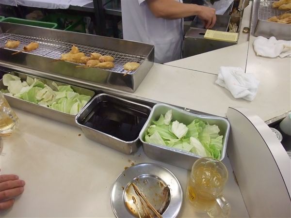 串カツの ソース二度づけ厳禁 ってなんだよ そんなに嫌ならボトルで持ってこい かけて食べるから くいもんニュース
