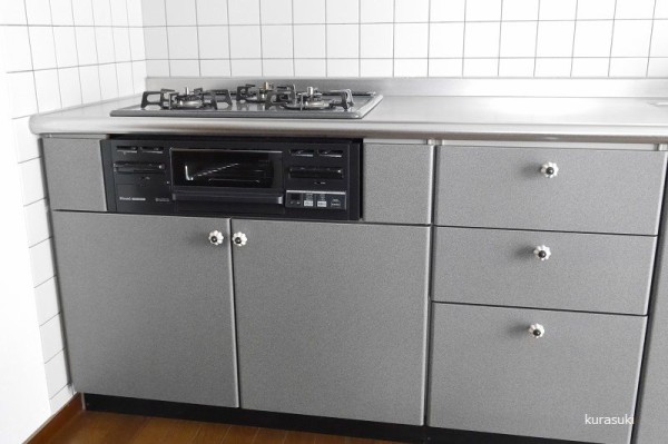 キッチンのコンロ下収納 ダイソーのグッズで 収納スペースを確保して使いやすく くらすき すっきり心地よく暮らす小さな工夫