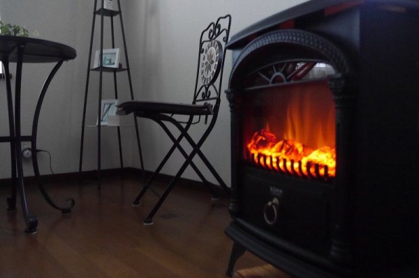 冬支度 ニトリの暖炉型ファンヒーター 見ているだけで あったかほっこり気分 くらすき すっきり心地よく暮らす小さな工夫
