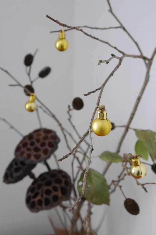 天然木で作るシンプルなクリスマス飾り 蓮のドライフラワー くらすき すっきり心地よく暮らす小さな工夫