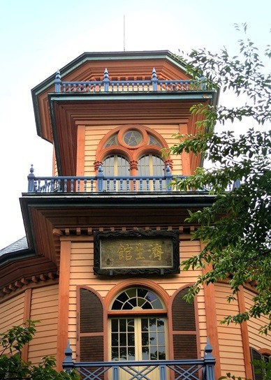 古写真 山形県立病院 済生館 　　台紙付　明治頃 古写真 山形県立病院 済生館 台紙付 / ええかなや / 古本、中古