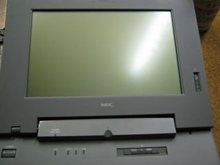 常時移動運用使用中のPC-98でも液晶パネルの偏向フィルム変質発生
